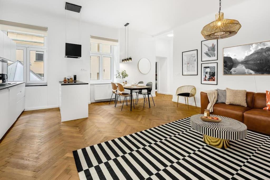 Stylovy Apartman V Centre Mesta Братислава Экстерьер фото